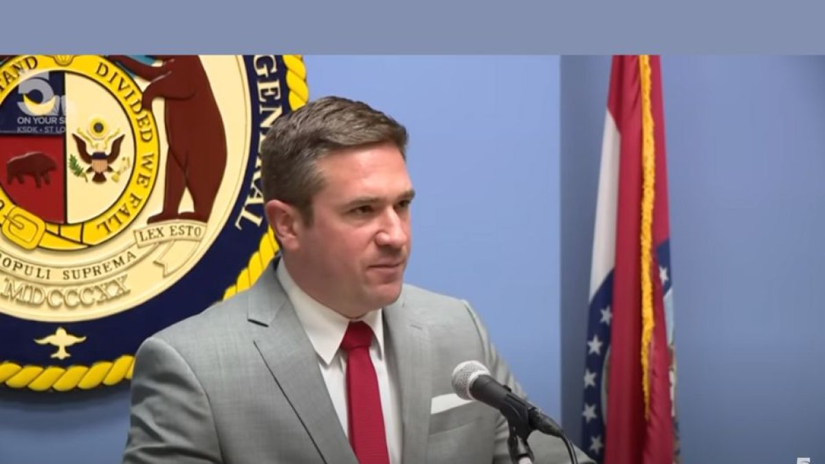 El fiscal general de Missouri ante los medios de comunicación | Captura KSDK News
