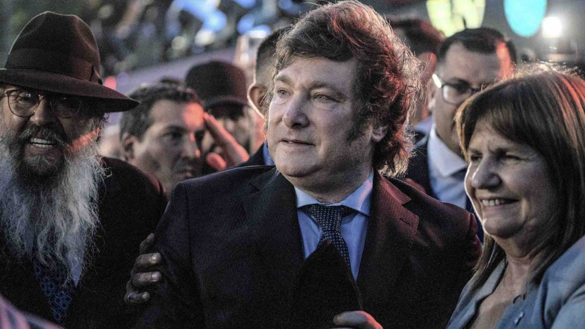 No private planes: Javier Milei has already saved Argentina hundreds of thousands of dollars thanks to his commercial flights