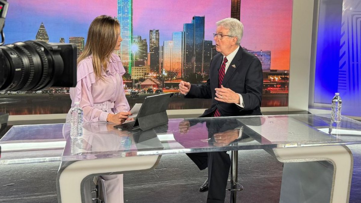 Dan Patrick en Voz Media, con Karina Yapor.