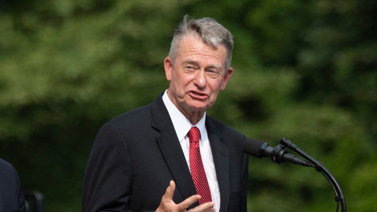 El gobernador de Idaho Brad Little. (Jim Watson / AFP)