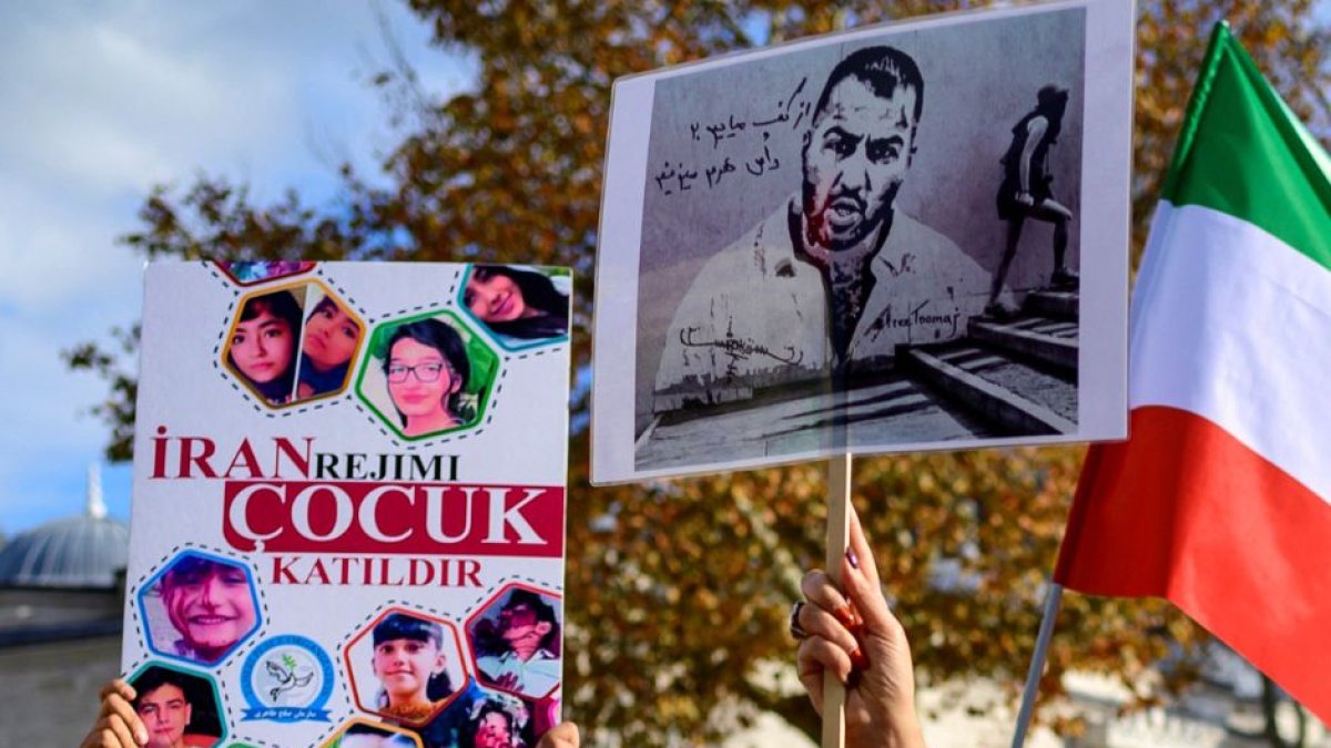 Protestas en contra de la incarceración de Toomaj Salehi (Yasin AKGUL / AFP)