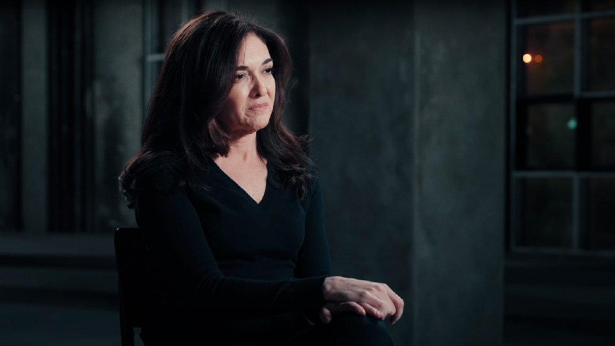 Sheryl Sandberg, en Screams Before Silence (Captura de pantalla/Voz Media).