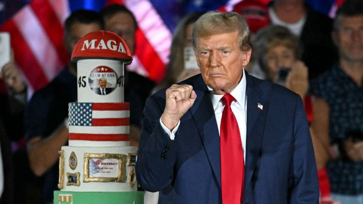 Donald Trump celebrando su cumpleaños 78. (AFP)