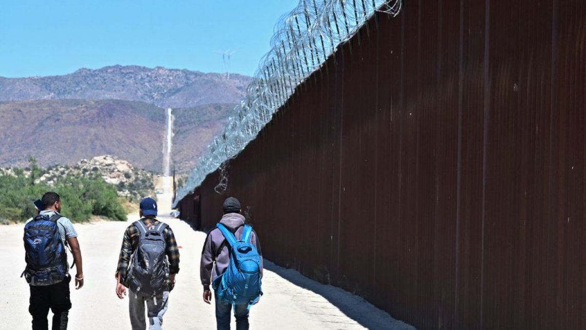Migrants on the southern border are the main victims of criminal gangs that operate on the border with Mexico. (AFP)