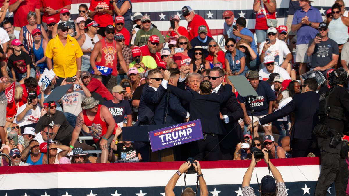 Moment of the attack against Donald Trump