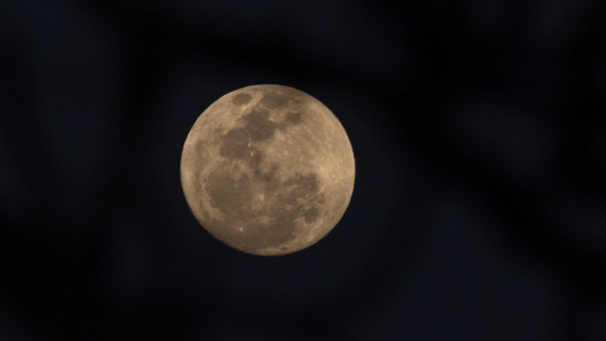 Imagen de la superluna azul el domingo 18 de agosto de 2024 en Río de Janeiro (Brasil).