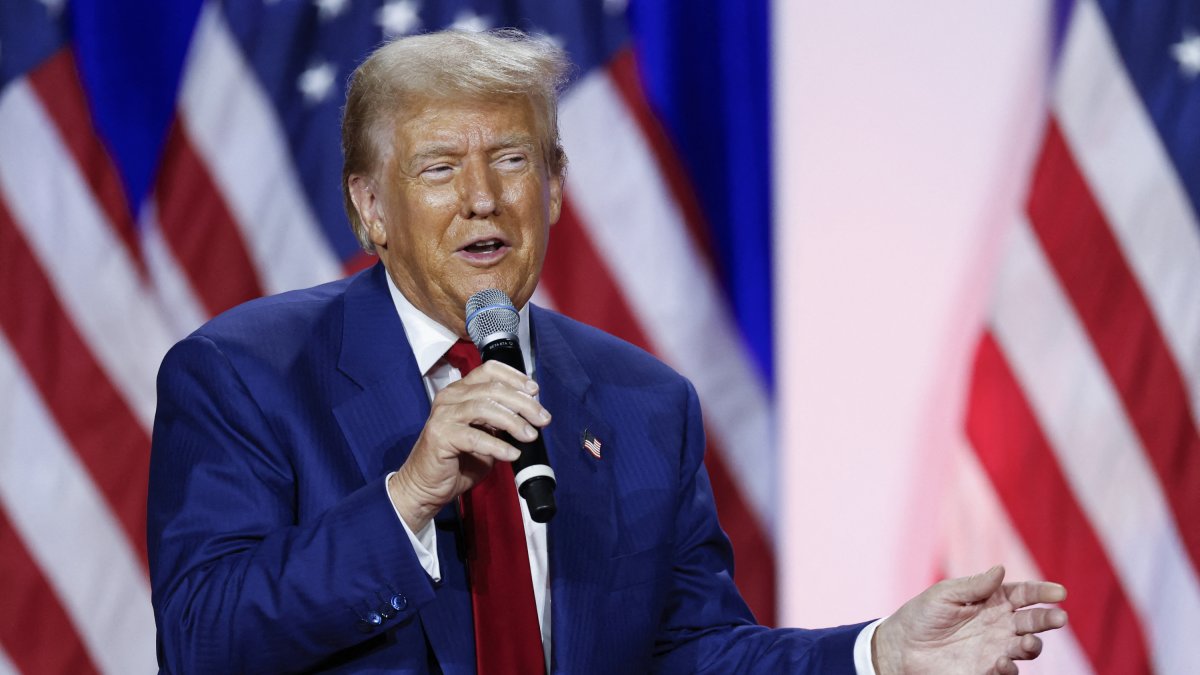 Trump assured that Harris did not look like 