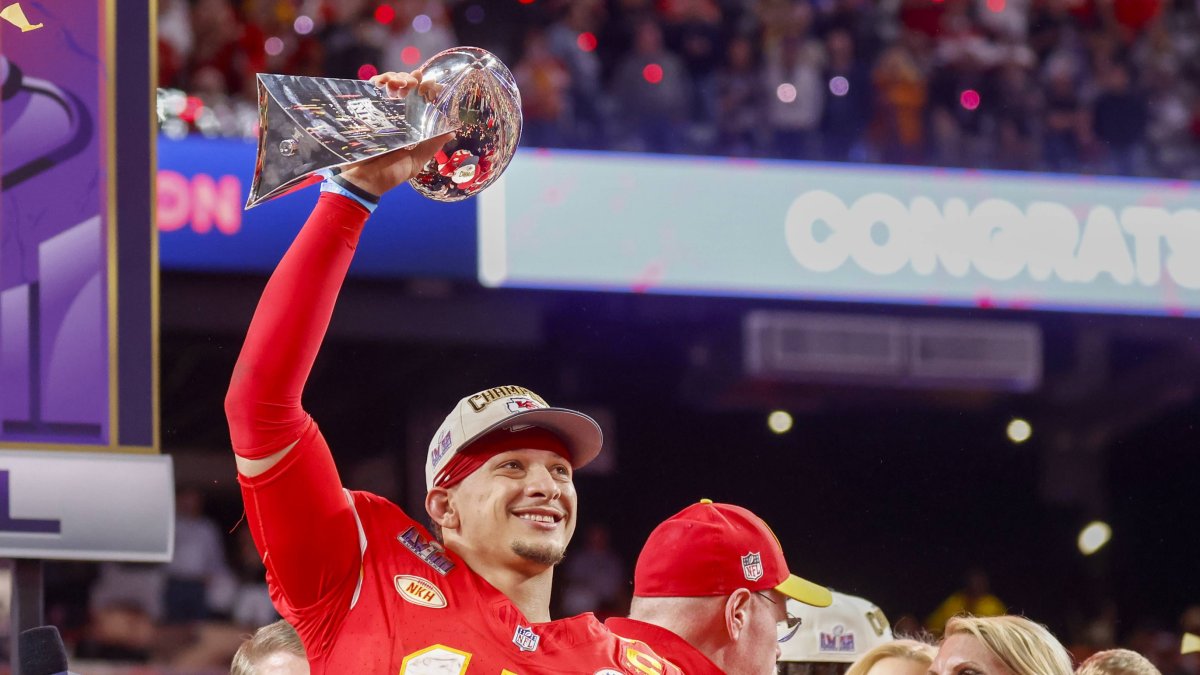 Patrick Mahomes, celebrando el triunfo en el Super Bowl LVIII