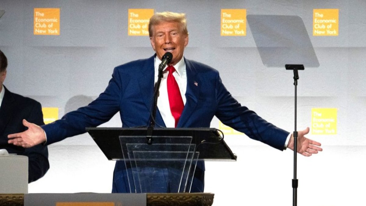 Donald Trump speaks at the Economic Club of New York.