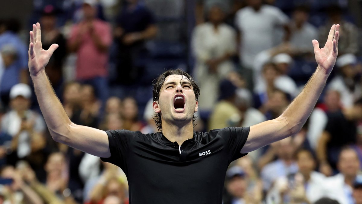 Taylor Fritz celebra su victoria en el partido de semifinales del US Open contra Frances Tiafoe