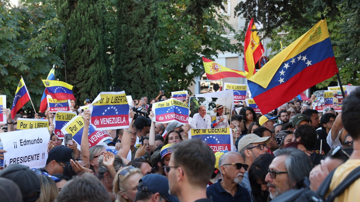 Manifestación de la oposición venezolana en Madrid (España)