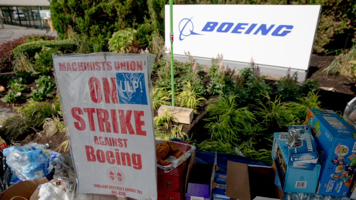 Trabajadores de Boeing en huelga.