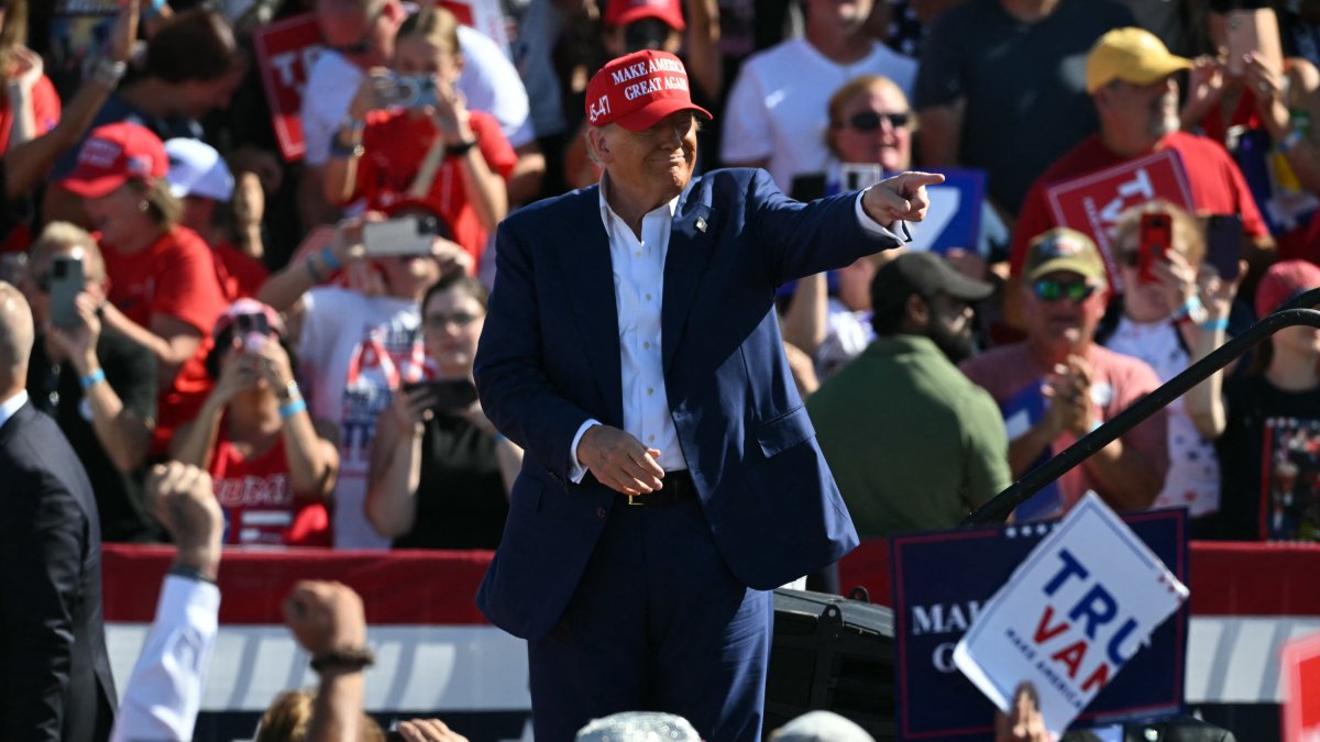 Trump rechazó la invitación de Harris a debatir en CNN, luego de que ella descartara la propuesta de Fox News/ Jim Watson