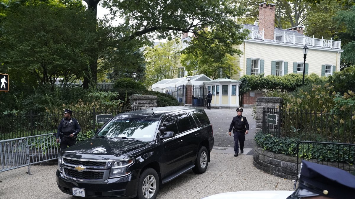 Federal agents search the official residence of Eric Adams.