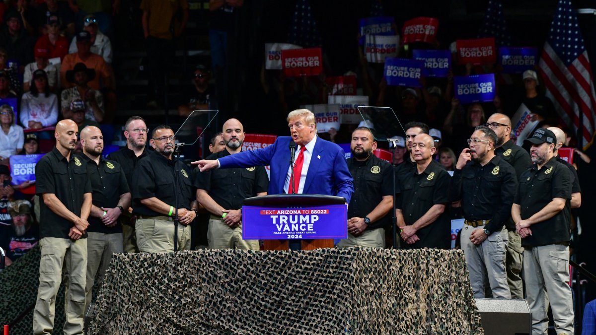 Donald Trump at a rally alongside Border Patrol agents in Arizona.