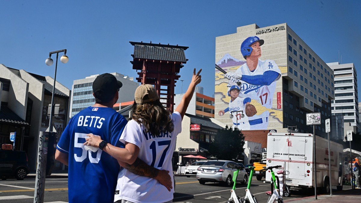 Dodgers fans before the game. (Photo by Frederic J. BROWN / AFP)