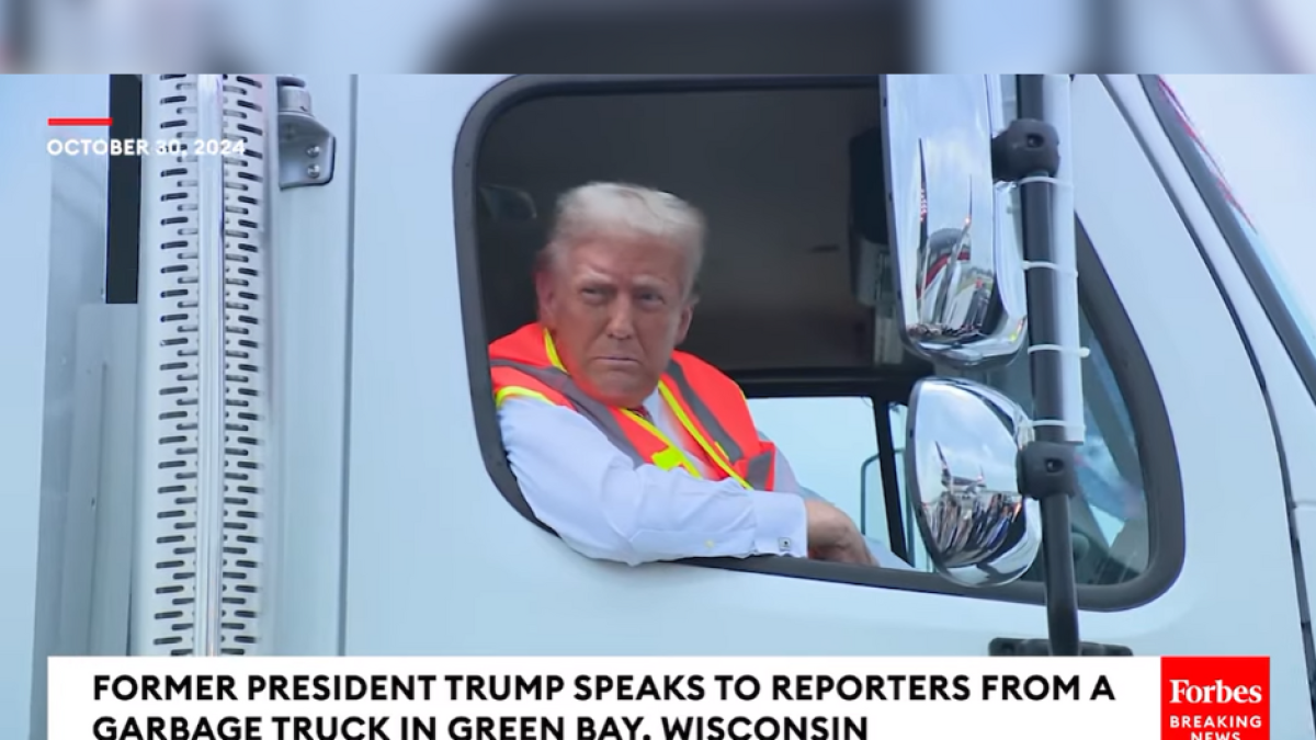 Trump viaja en un camión de basura