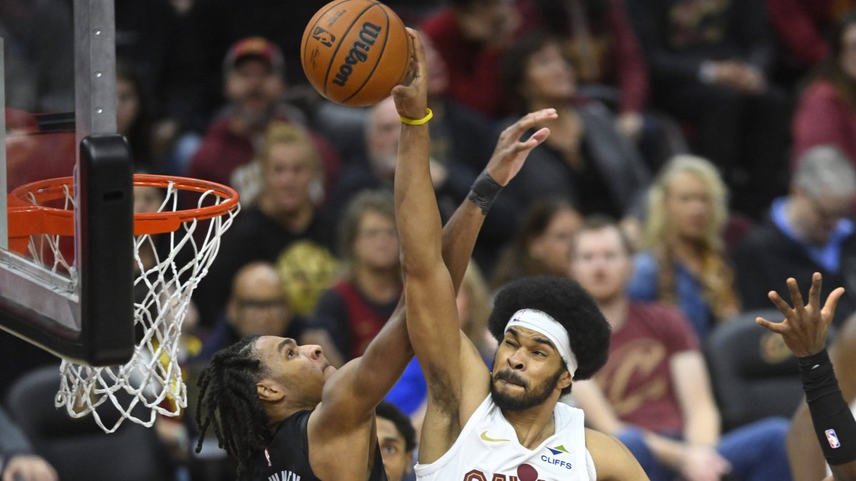 Jarrett Allen, de los Cleveland Cavaliers