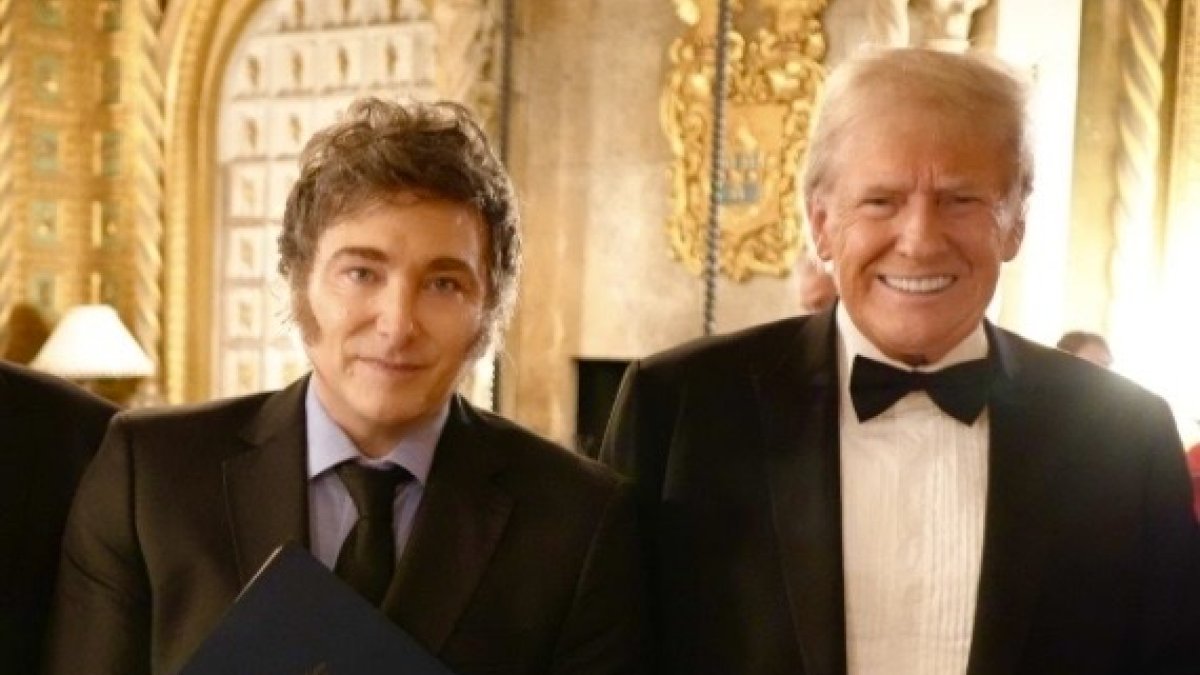 Milei and Trump met at Mar-a-Lago/ Edit from screenshots.