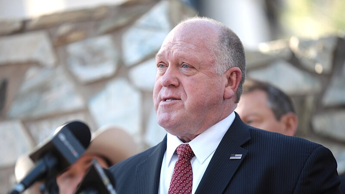 Homan joined Greg Abbott in Eagle Pass/ Gage Skidmore