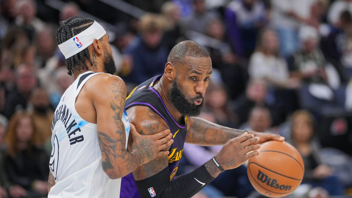 LeBron James, frente a los Minnesota Timberwolves