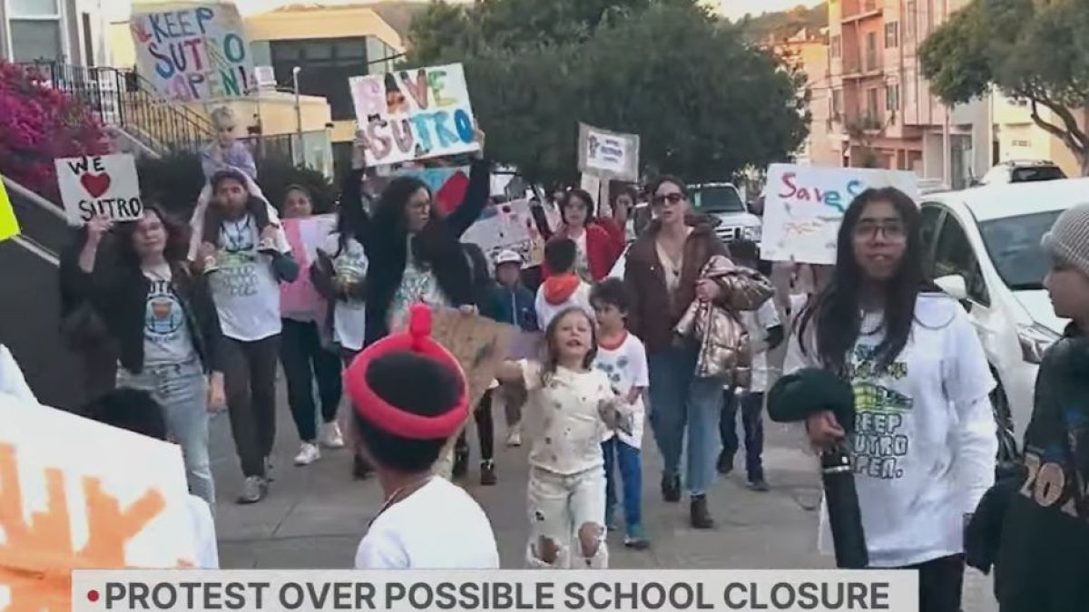 Padres protestan el plan para cerrar Sutro