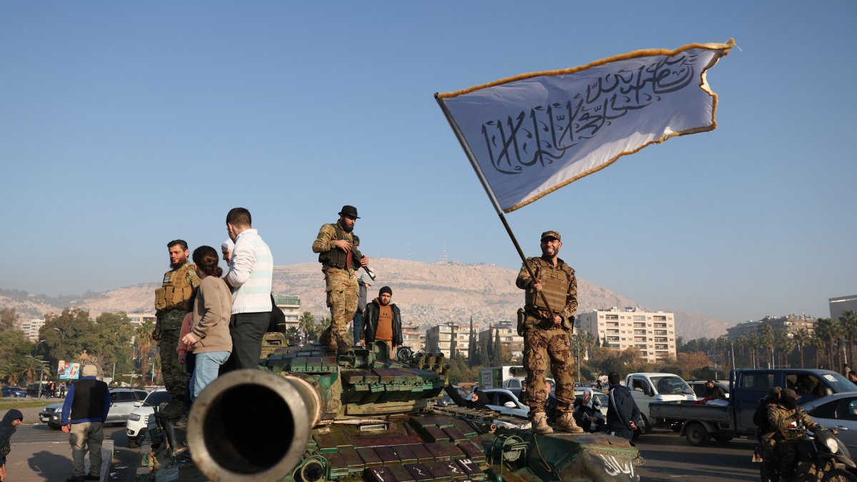 Terroristas islamistas en Damasco tras derrocar al régimen de Asad