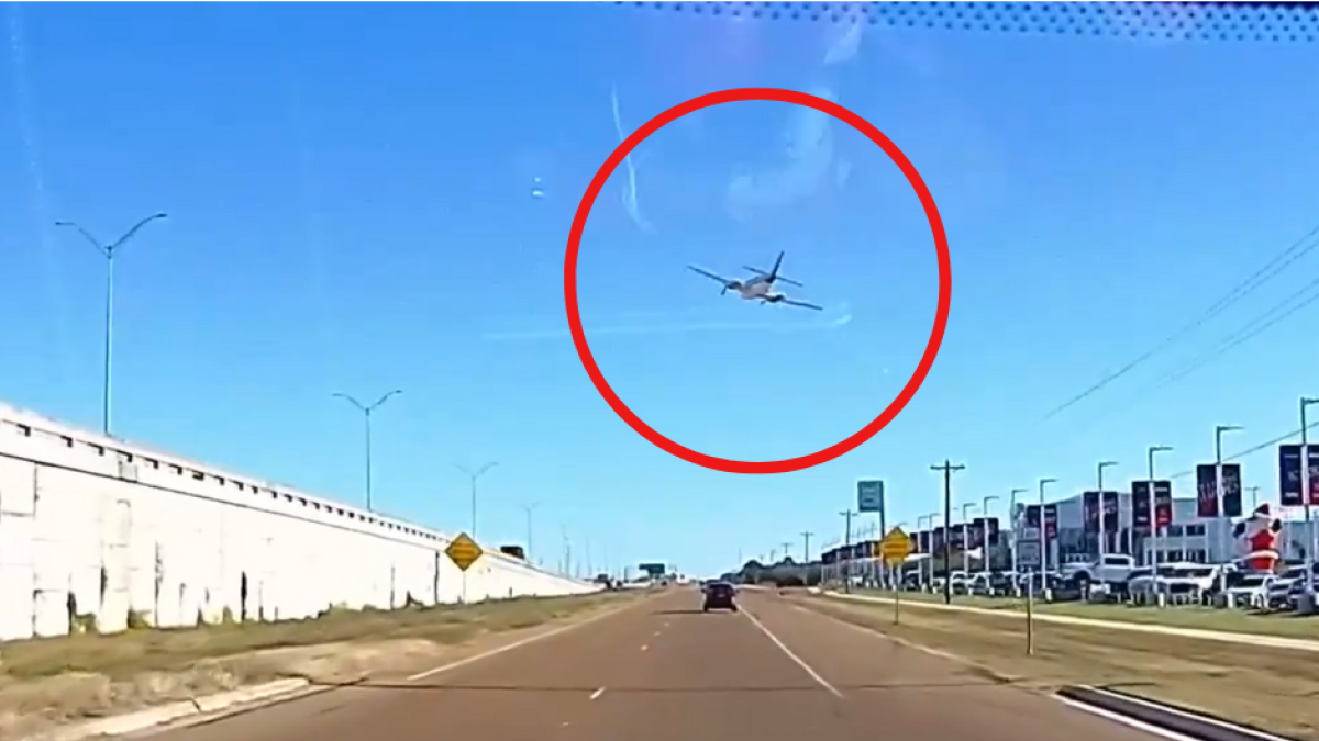 Moment when the plane descends.