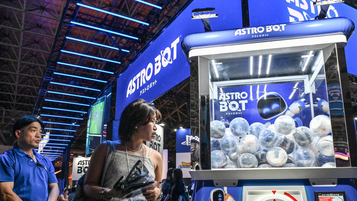 Stand de Sony y Astro Bot en una feria de juegos