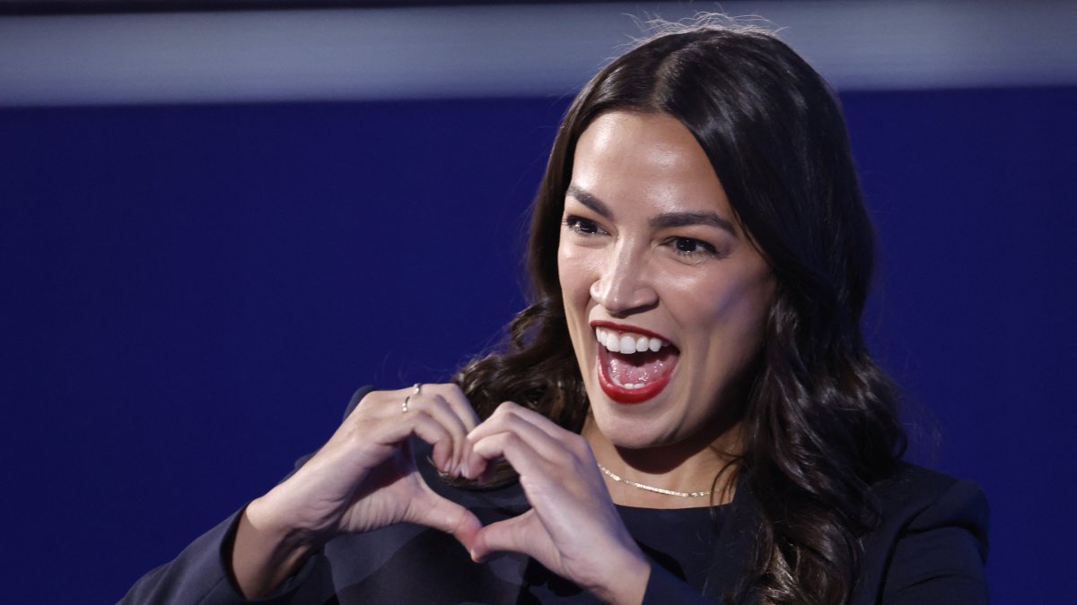 Ocasio-Cortez se enfrentará al representante Gerry Connolly de Virginia/ Kamil Krzaczynski