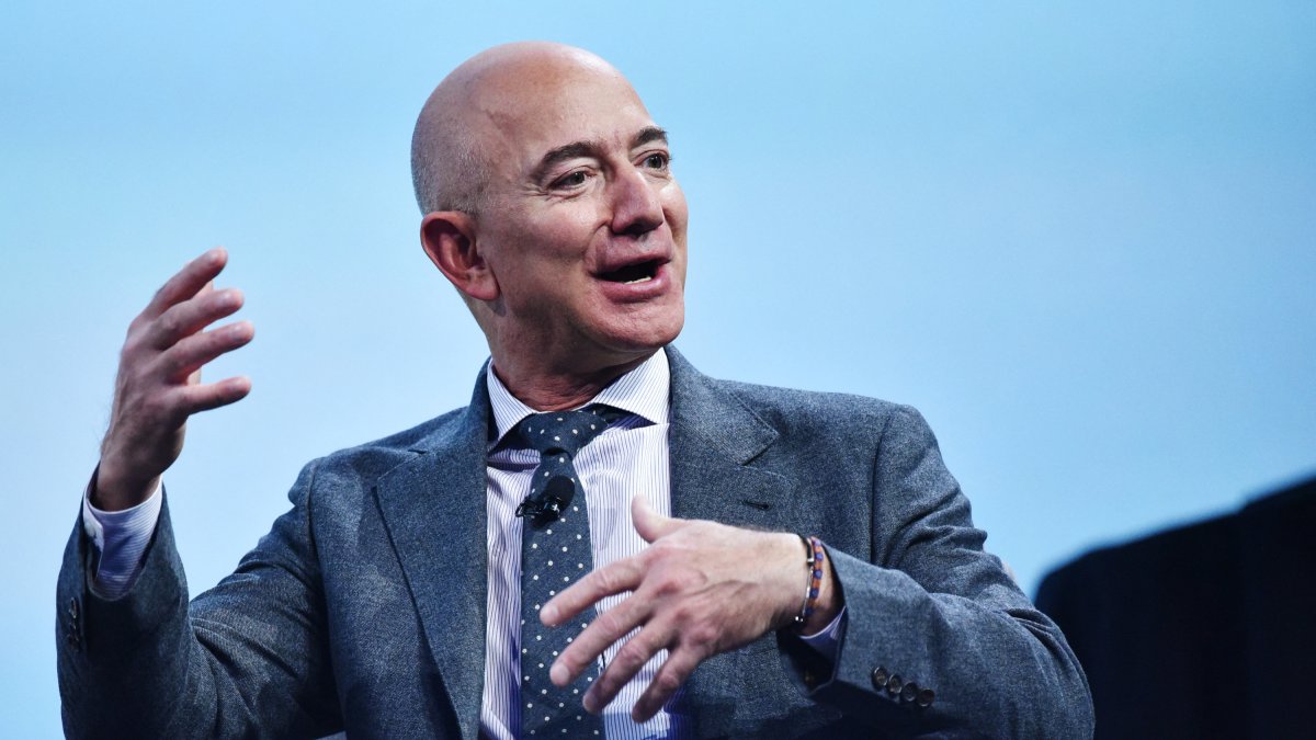 Bezos mantuvo una relación de idas y vueltas con Trump/ Mandel Ngan