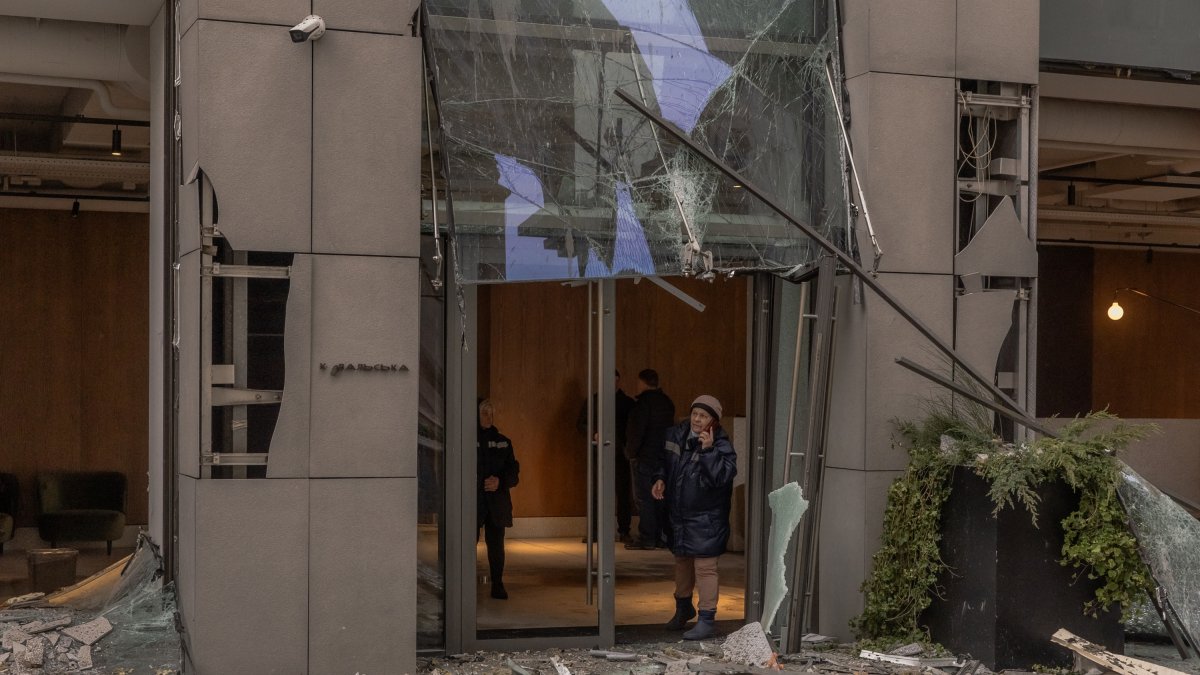 Daños en la ciudad de Kiev después de un ataque con misiles