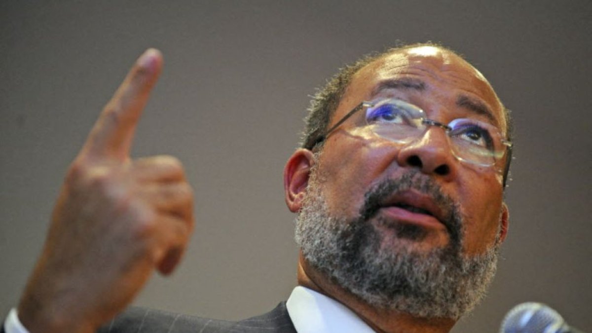 Richard Parsons, pronunciando un discurso sobre la economía estadounidense