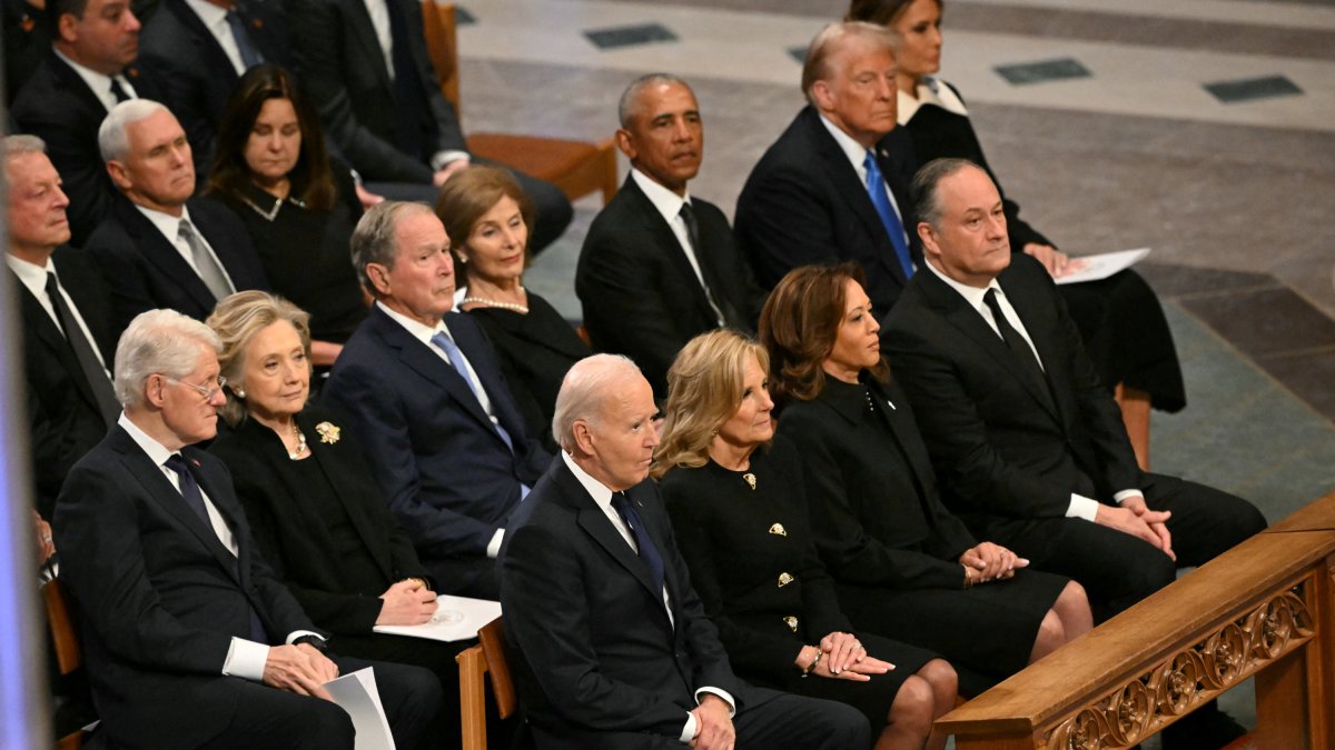 Joe Biden, Bill Clinton, George W. Bush, Barack Obama y Donald Trump en el funeral de Jimmy Carter