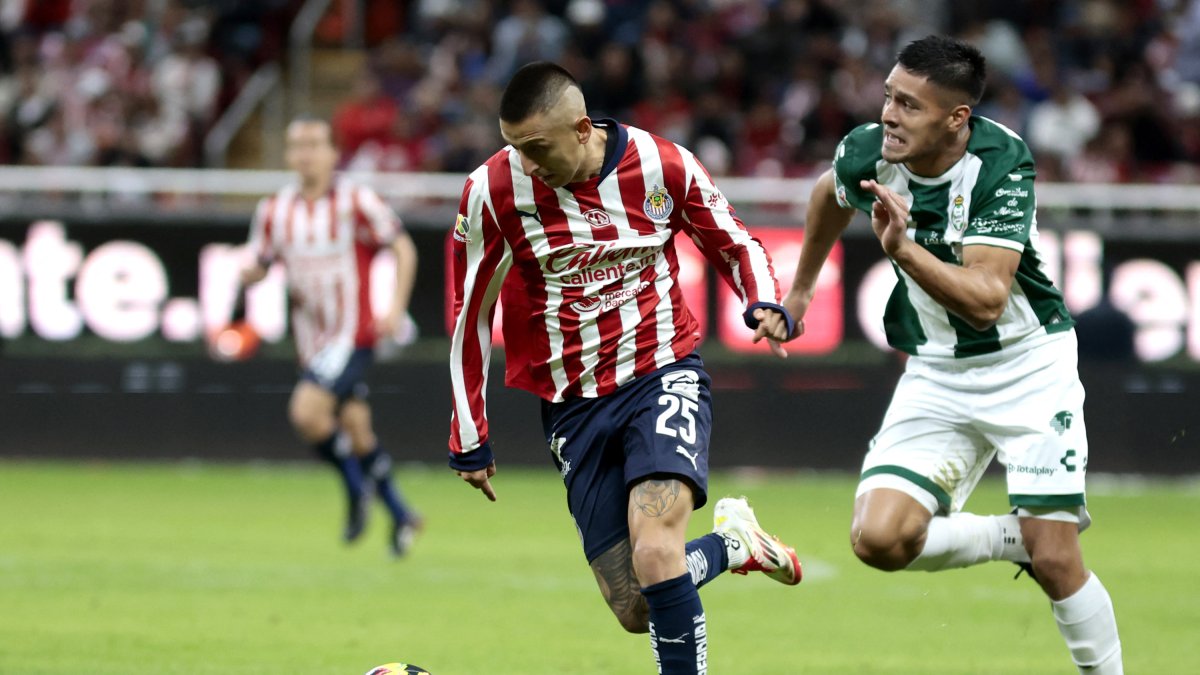 Roberto Alvarado, del Guadalajara