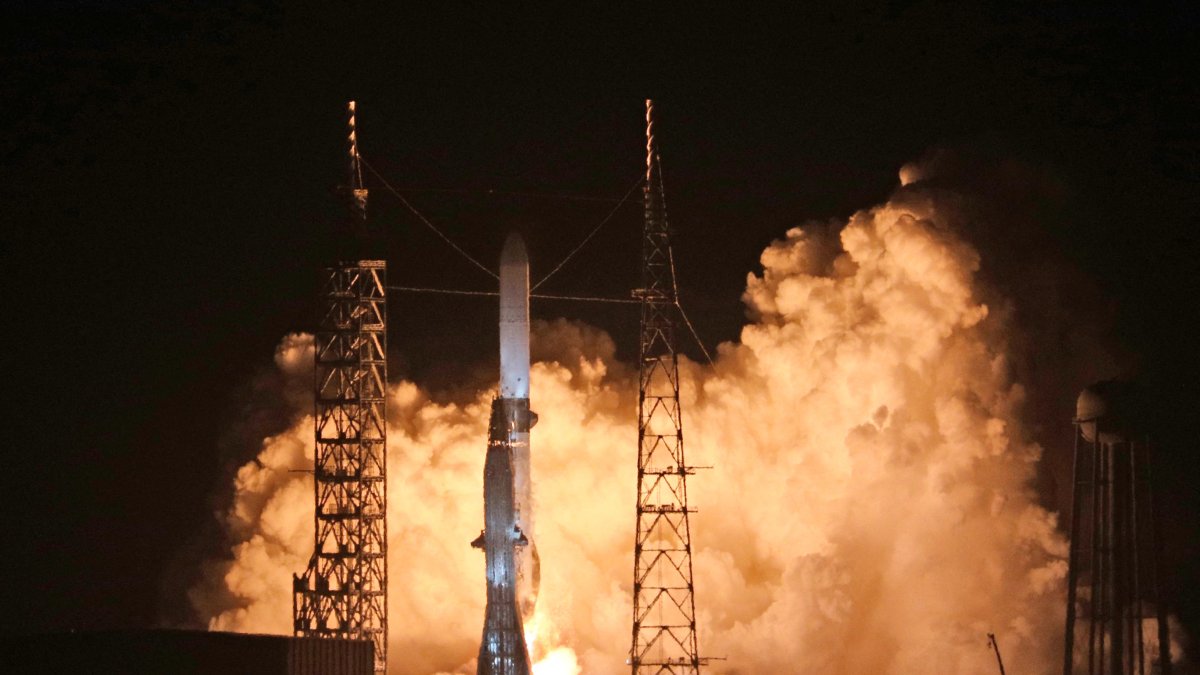 A Blue Origin New Glenn rocket lifts off from Cape Canaveral, Florida.