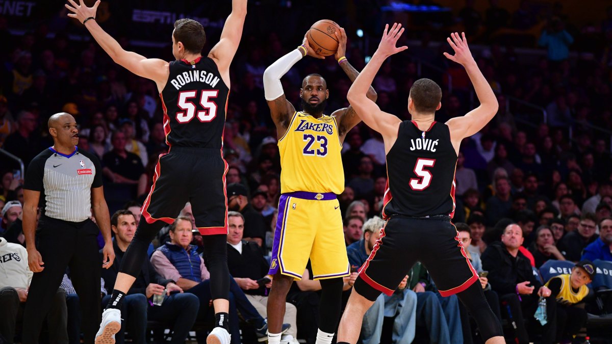 LeBron James, durante el partido ante los Heat