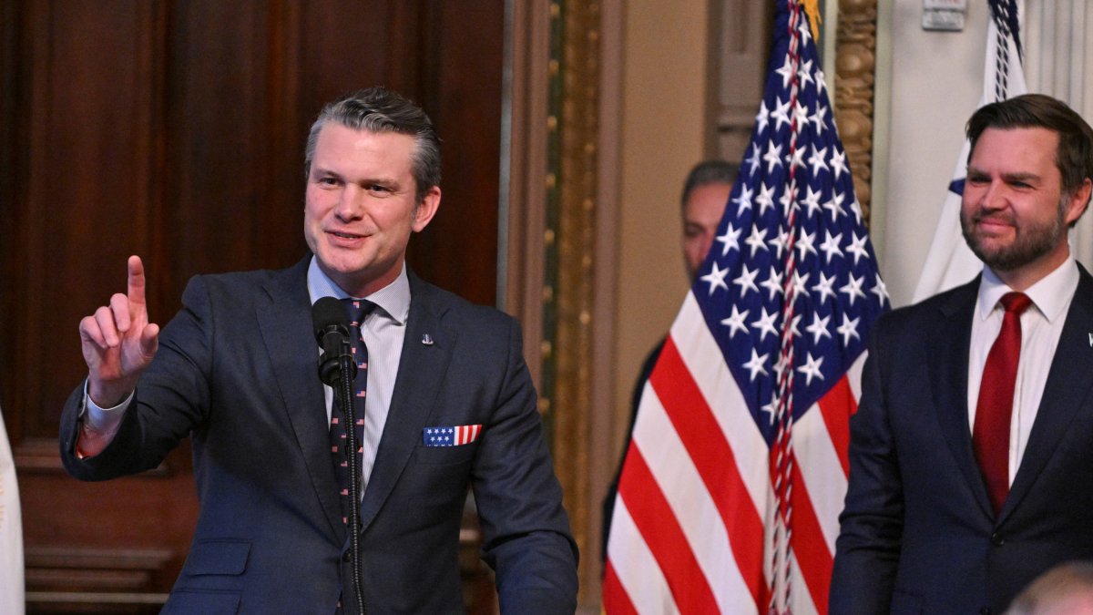 JD Vance tuvo que desempatar en el Senado para confirmar a Hegseth/ Roberto Schmidt