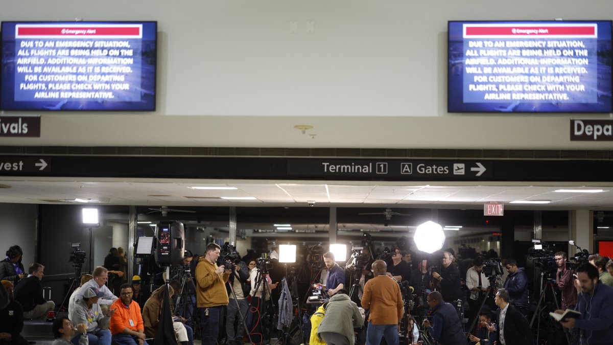 Comparecencia urgente de las autoridades en el aeropuerto Ronald Reagan