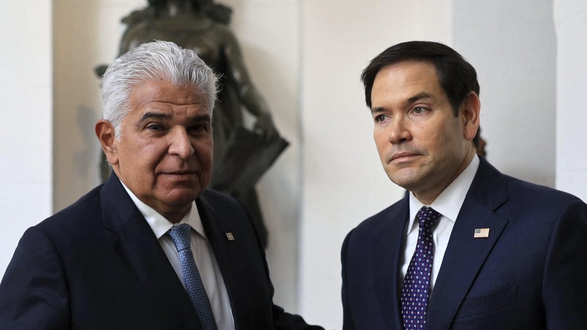 Marco Rubio is received by President Mulino in Panama.