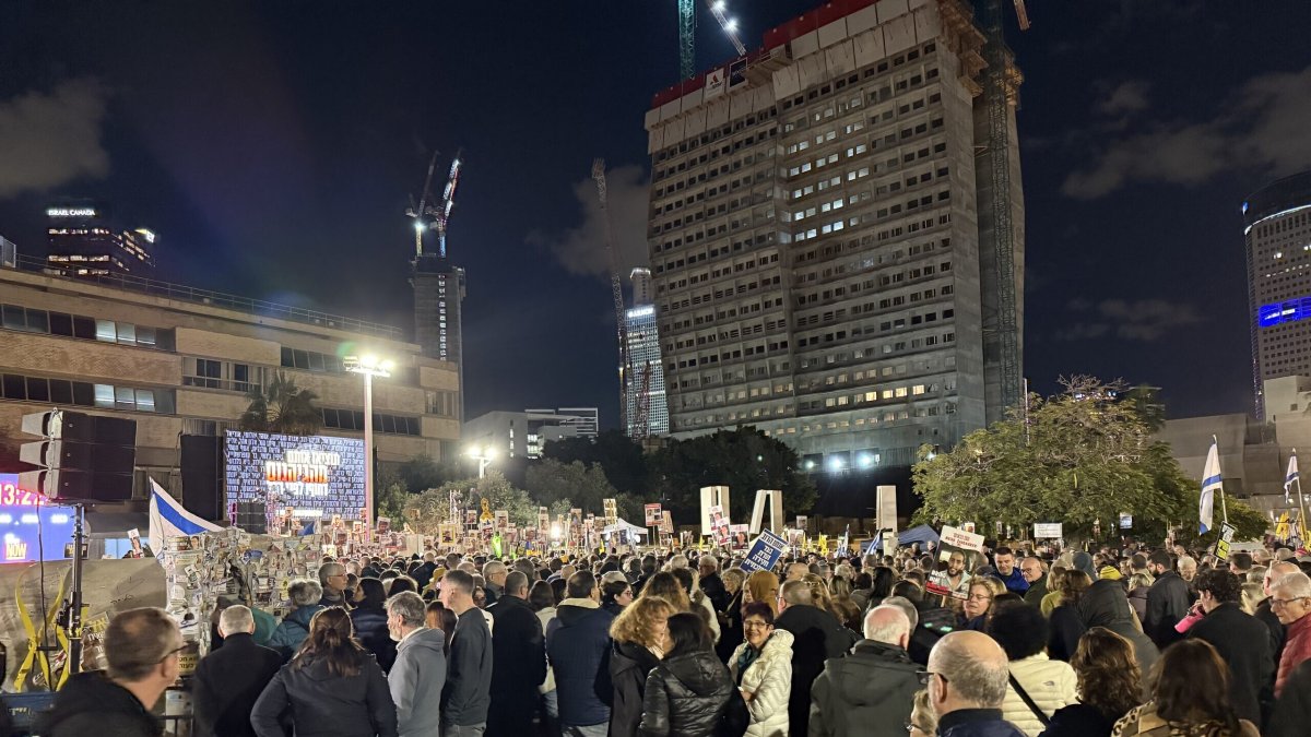 Multitud de israelíes se reúnen en la