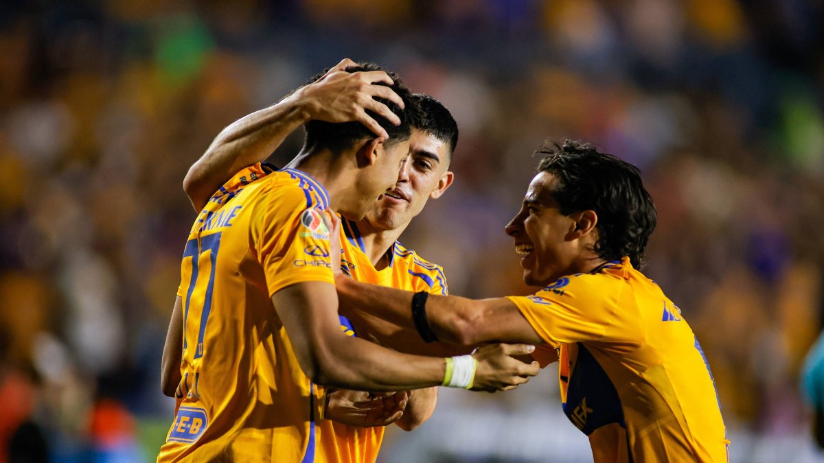 Ozziel Herrera, de Tigres, celebrando un gol. Imagen de archivo