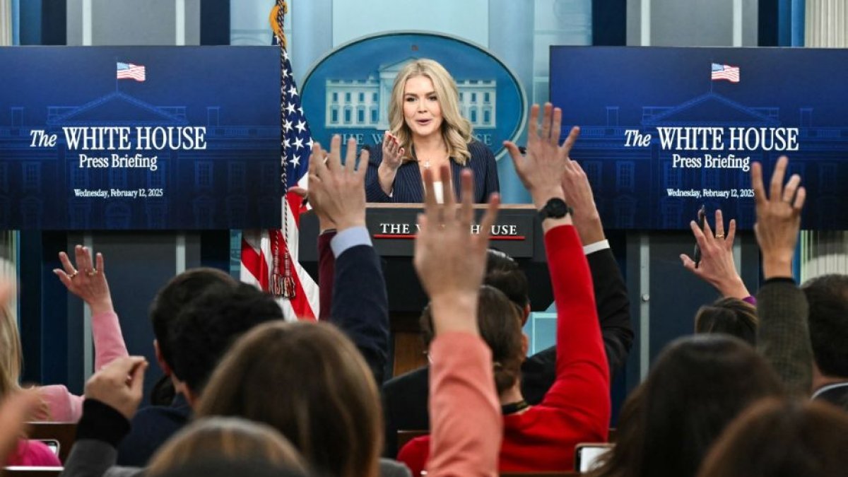 Karoline Leavitt en la Sala de Prensa de la Casa Blanca