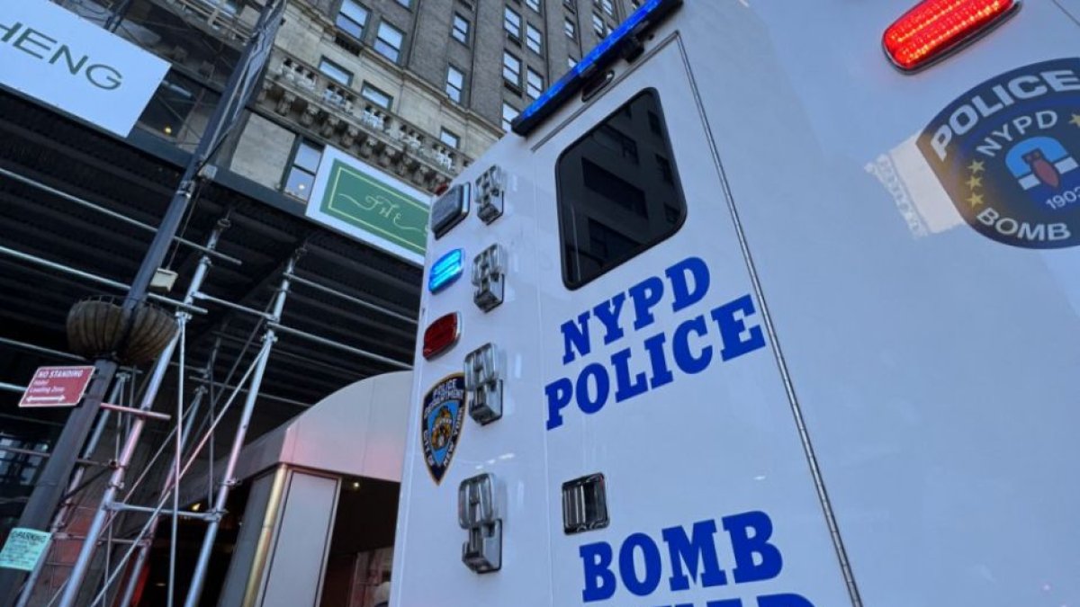 Un camión de la brigada antibombas de la policía de Nueva York