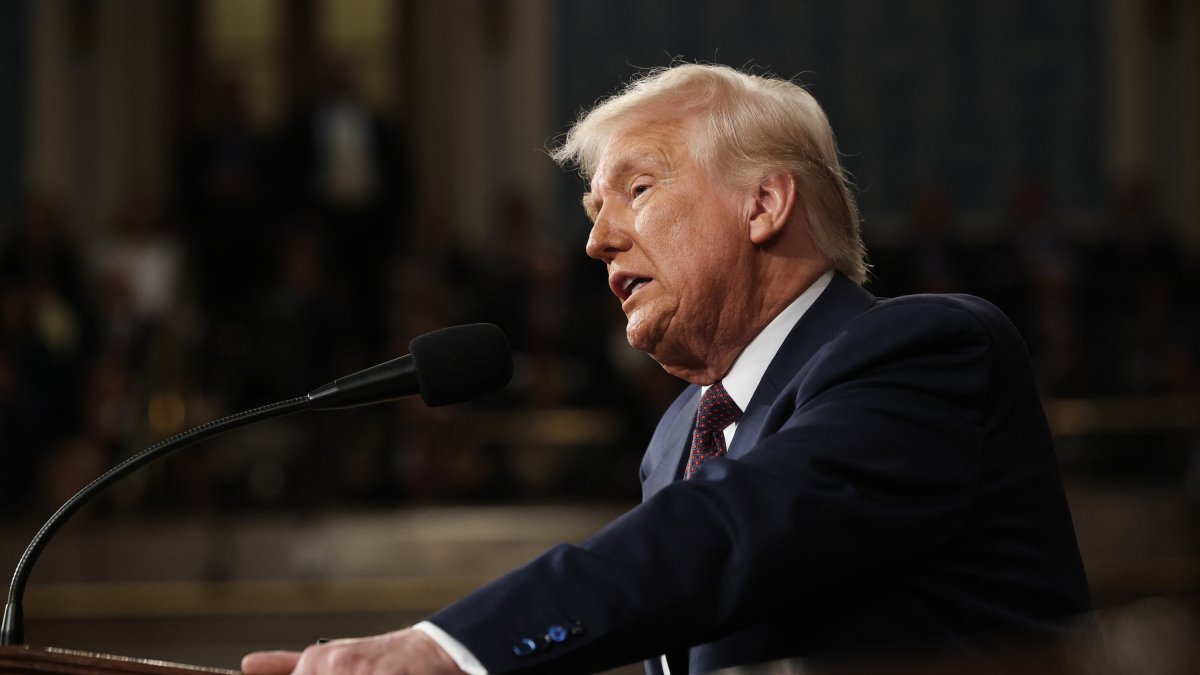 Trump habla durante una Sesión Conjunta del Congreso