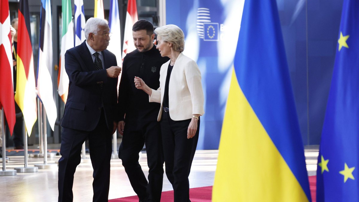 Volodymyr Zelensky, president of Ukraine, with senior European officials Ursula von der Leyen and Antonio Costa.