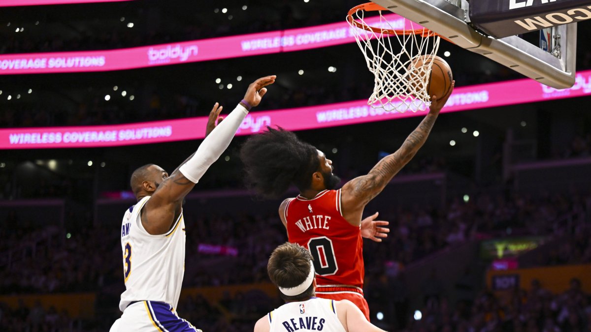 Coby White (0) vs. Los Lakers