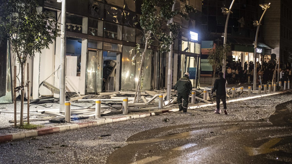 Rocket impact site in Ramat Gan, Tel Aviv, Nov 2024