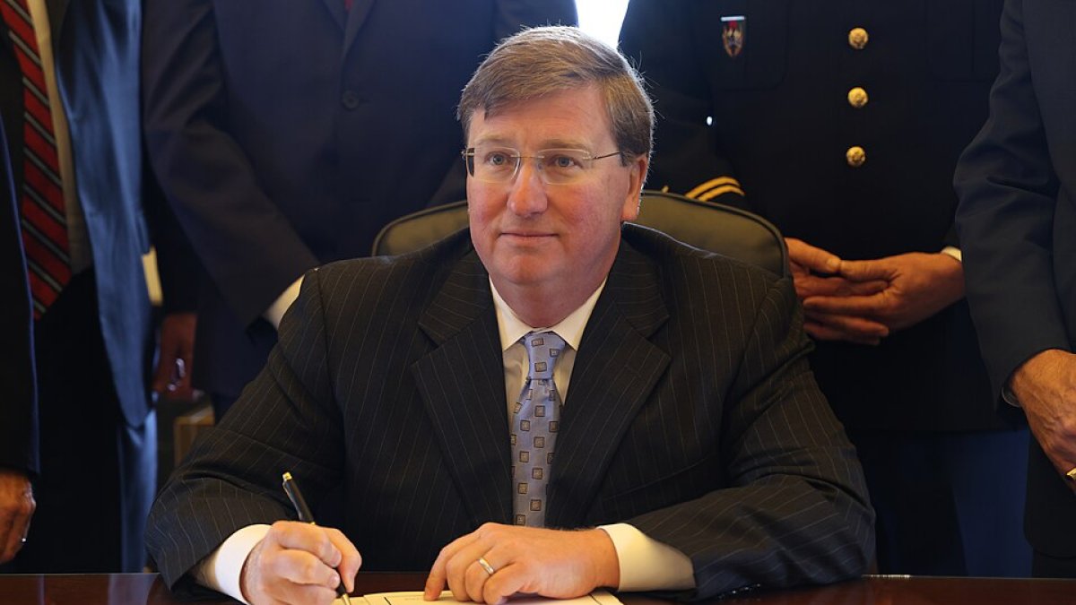 El gobernador republicano de Mississippi, Tate Reeves