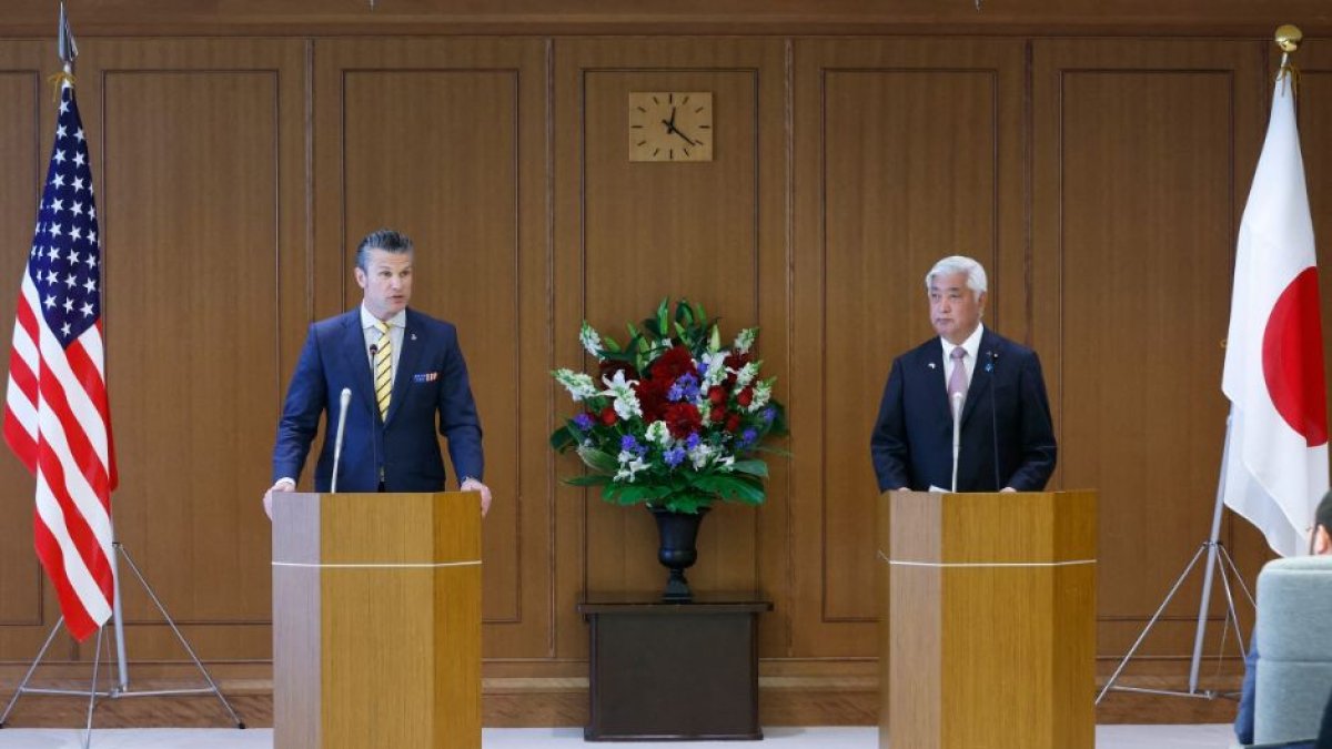 El ministro de Defensa de Japón y el secretario de Defensa de Estados Unidos